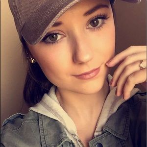 Meet your Posher, Malia